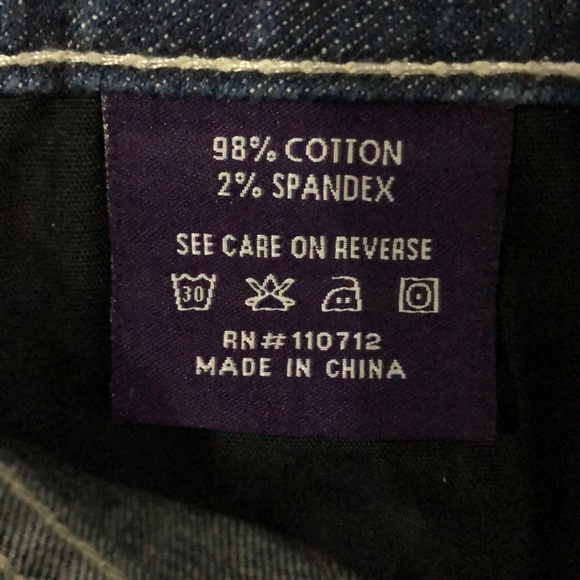 Vigoss Fit Distressed Jeweled Capri Jean Waist 30 - Picture 8 of 10